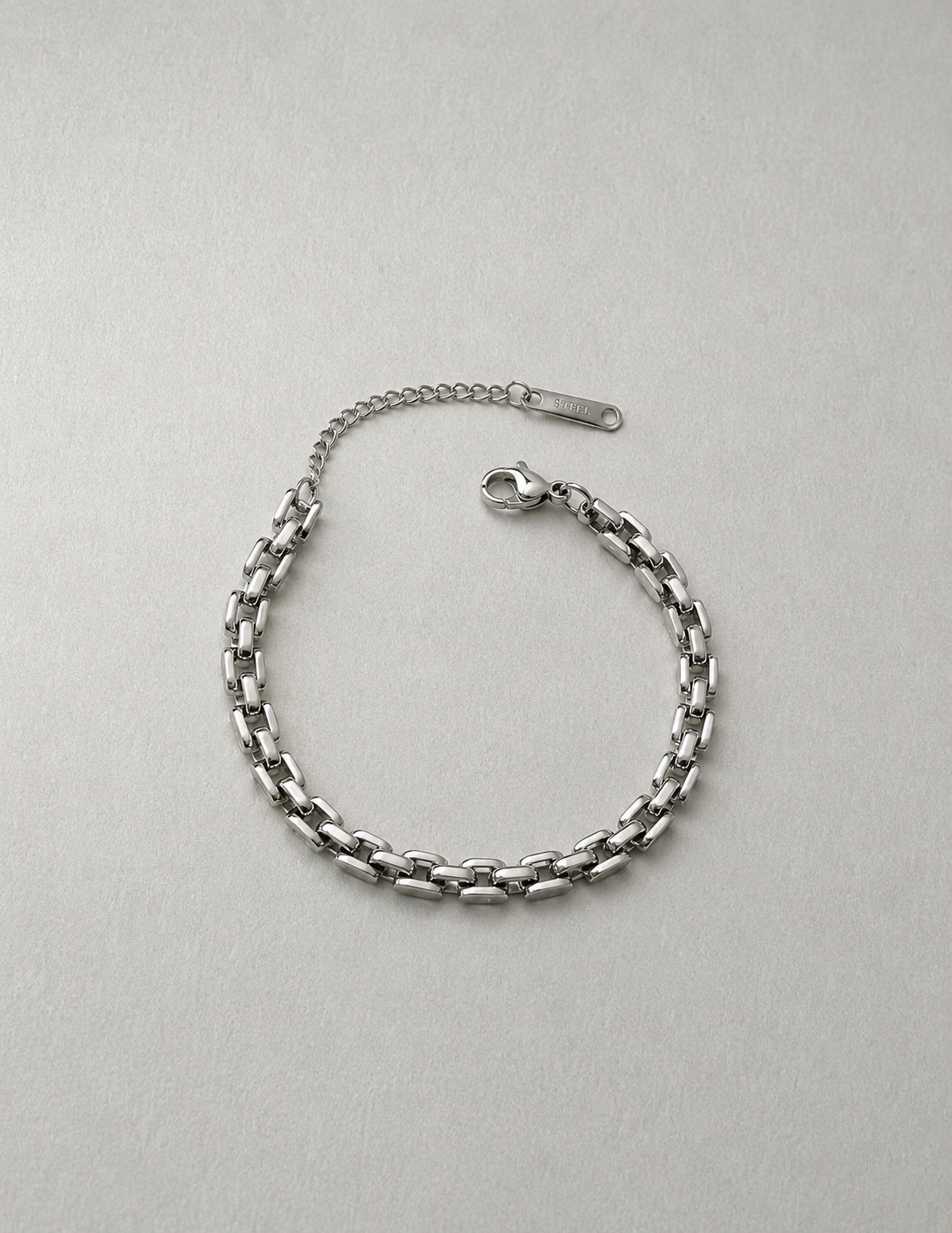 Linear Luxe